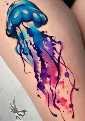 tatuaje acuarela medusa