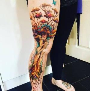tatuaje de arbol de la vida en espalda