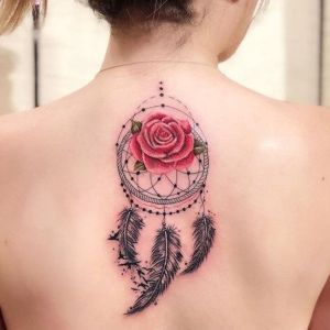 tatuaje de atrapasueños para chica