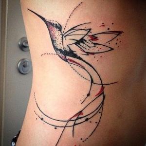 tattoo sencillo de ave fenix