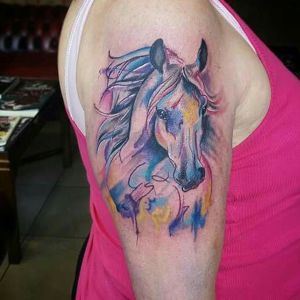 tatuaje de caballo a color