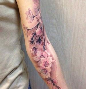 tatuajes hermosos de flores de cerezo