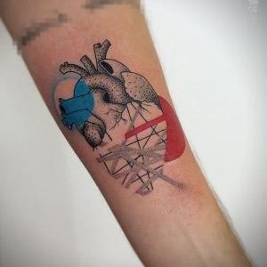tatuajes surrealistas de corazones