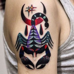 tatuaje psicodelico de escorpion