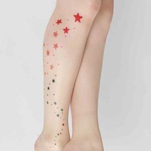tatuaje para mujeres de estrellas en la pierna