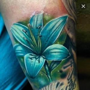 tatuaje de flor jazmin
