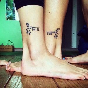 tatuaje de parejas de hermanas
