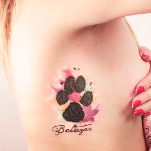 tatuaje huella perro