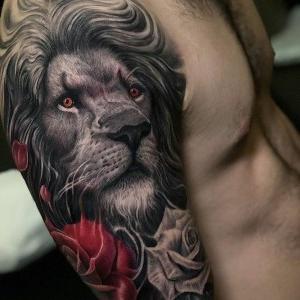 tatuaje para hombre de leon y rosas