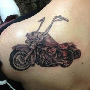 imagen de tatuaje de moto