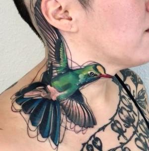 tatuajes chidos en el cuello para mujeres
