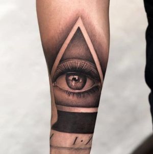 tatuaje de ojo para hombre