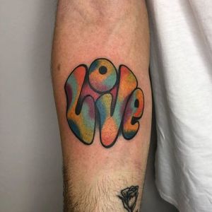 tatuaje pequeño love