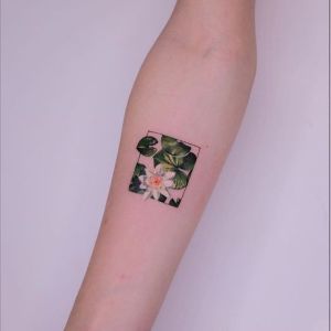 tatuaje pequeño nenufar