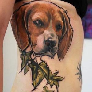 tatuaje de perro beagle
