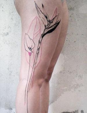 tatuajes finos en las piernas