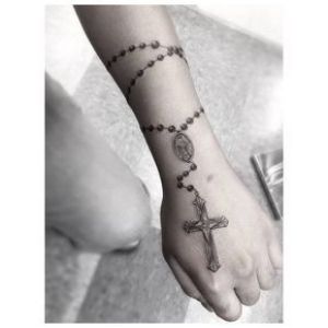 tatuaje de rosario
