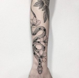 tatuajes para chicas de serpientes