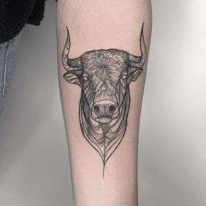imagen de tatuaje de toro