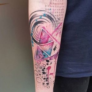 tatuajes de triangulos en el brazo